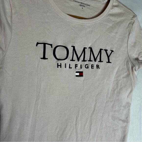 Tommy Hilfiger Light Pink Short Sleeve Crewneck Baby Tee T Shirt Size Medium - Picture 3 of 5